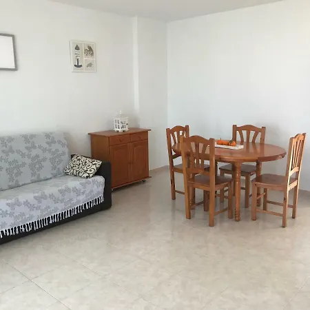 A Pie De Playa Y Portaventuraworld La Pineda