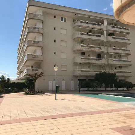 A Pie De Playa Y Portaventuraworld La Pineda